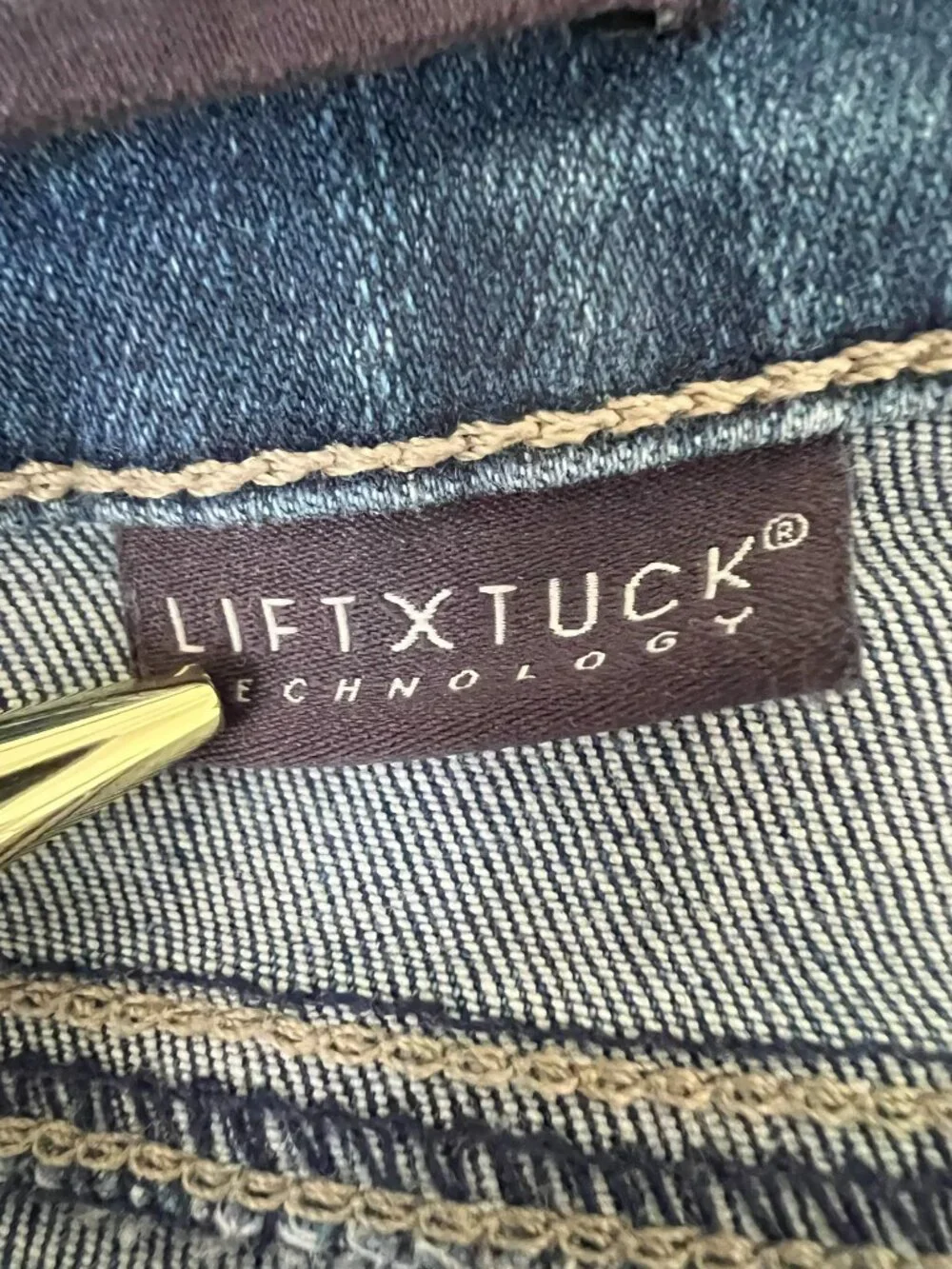 NYDJ Straight Leg Jeans in Light Wash Blue - Picture 10 of 12